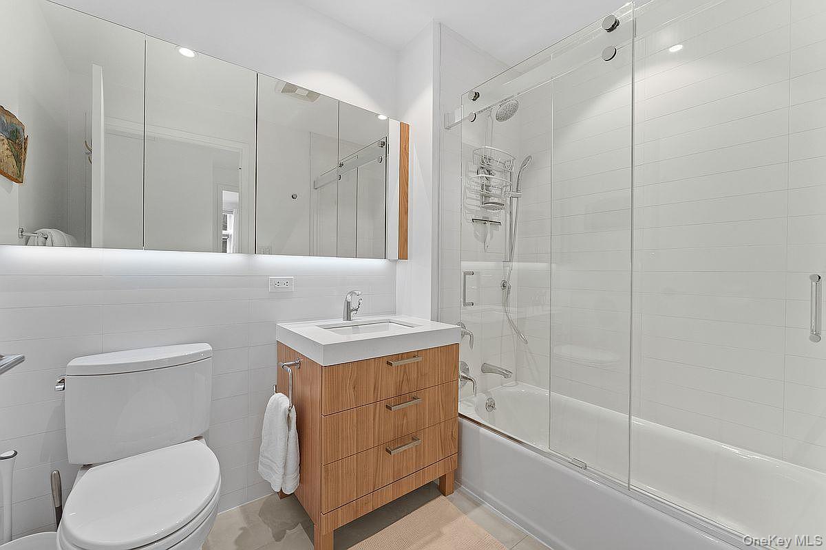 133 Beach 116th Street Unit: 2A