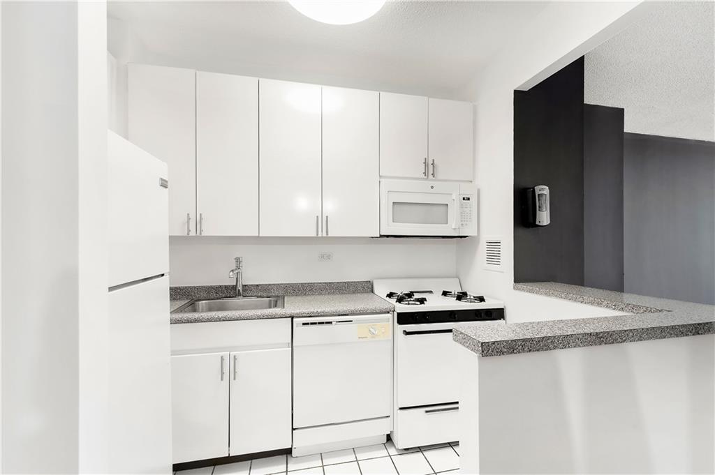 3111 Ocean Parkway 9J