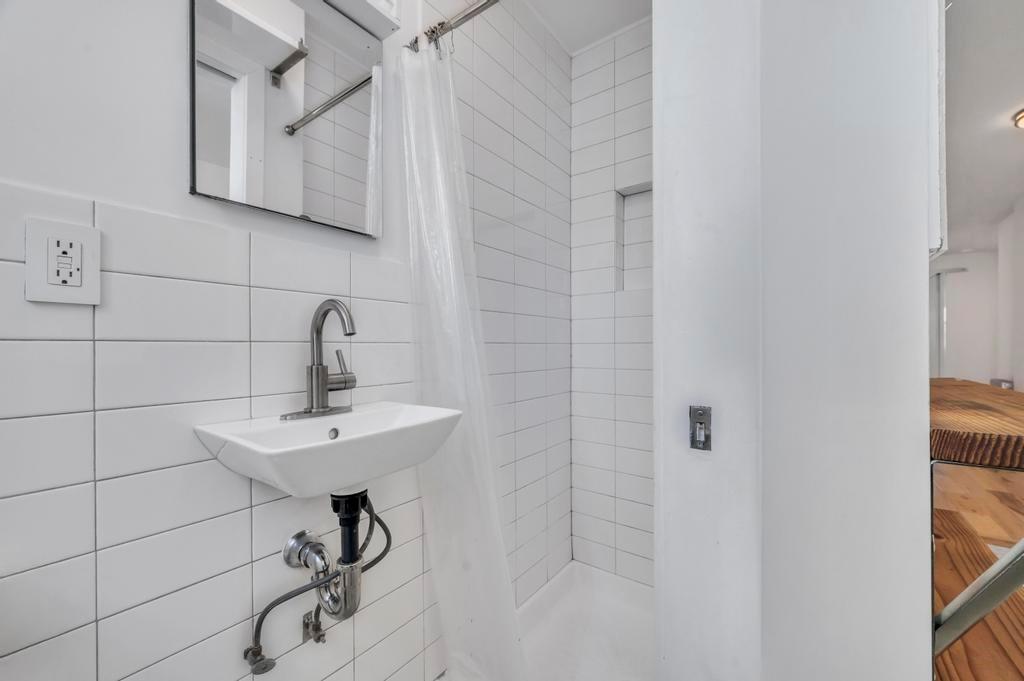 568 President Street