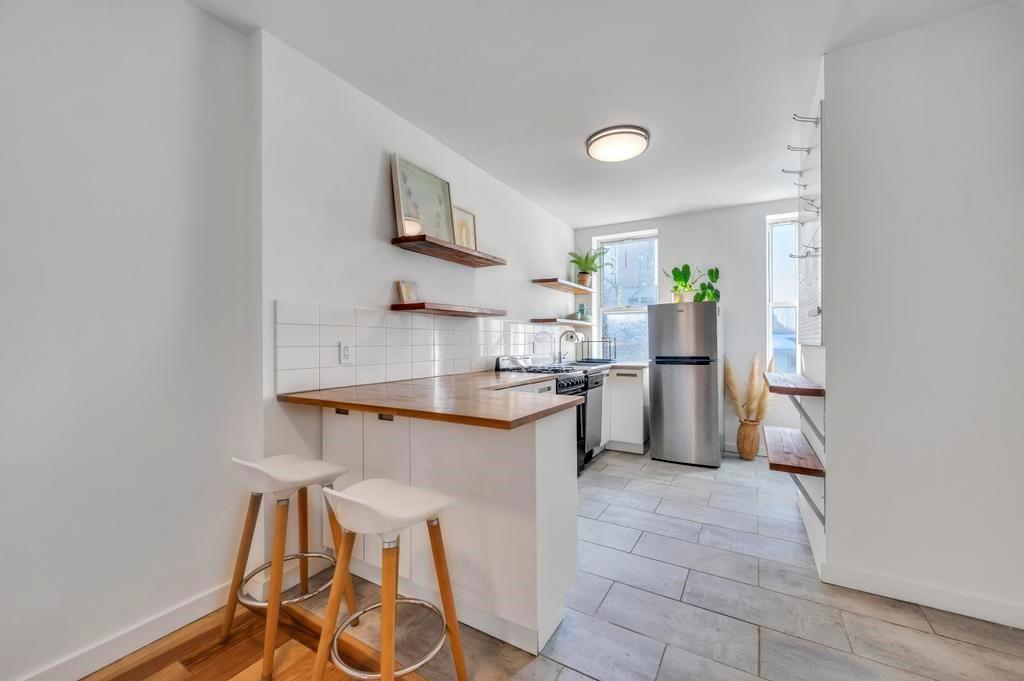 568 President Street