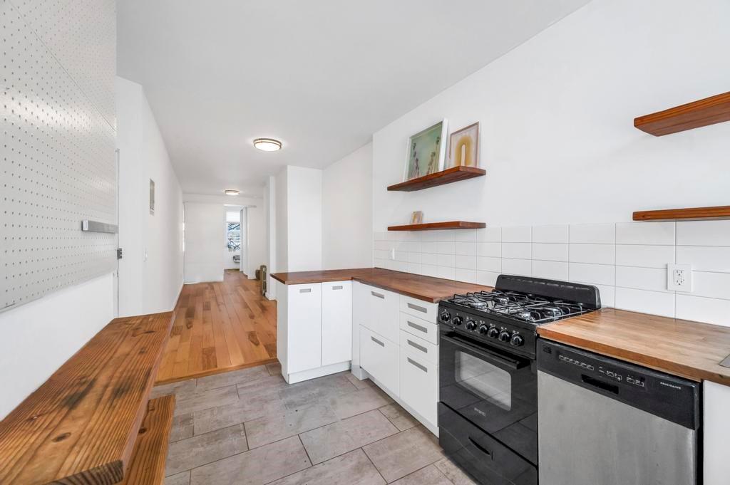 568 President Street