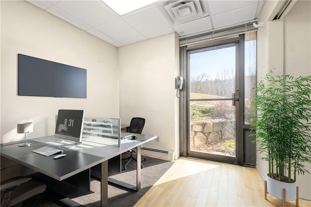 101 South Bedford Road 401 + 402