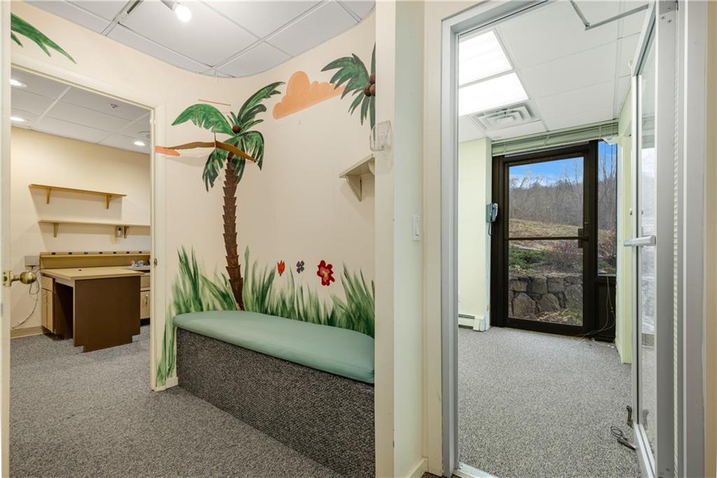 101 South Bedford Road 401 + 402