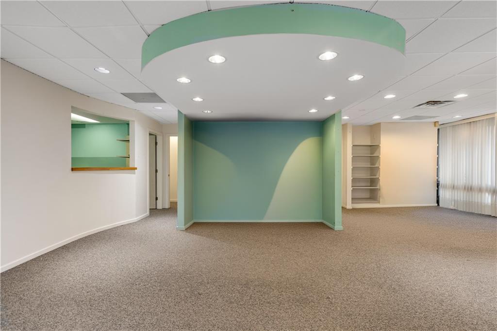 101 South Bedford Road 401 + 402