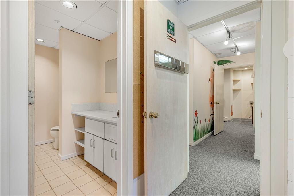 101 South Bedford Road 401 + 402