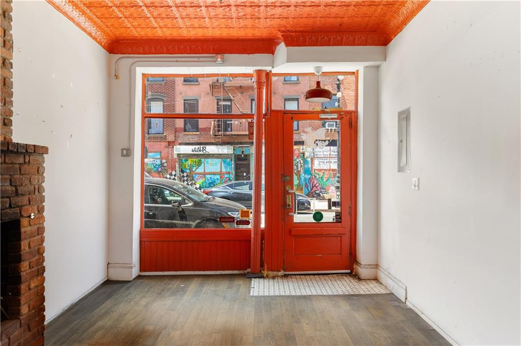 253 Smith Street