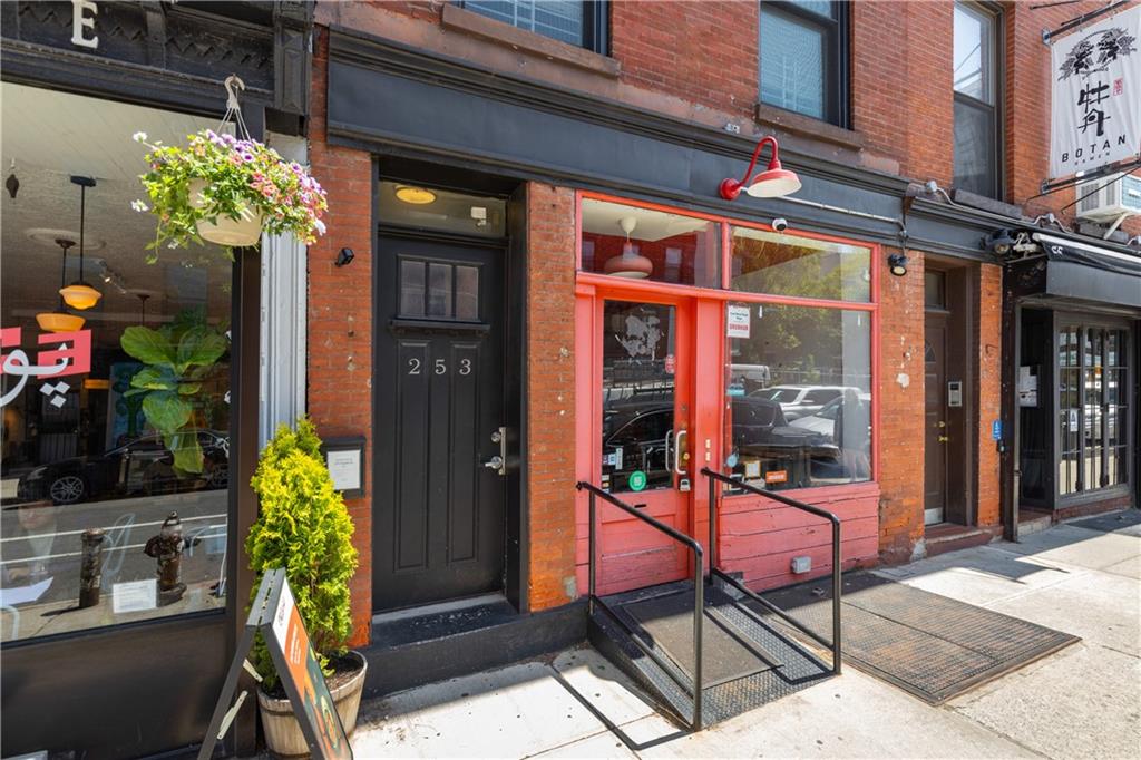 253 Smith Street