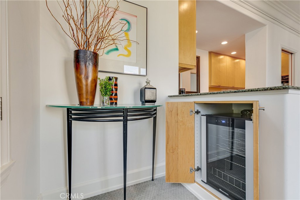 80 N Euclid Avenue 401