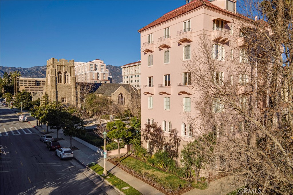 80 N Euclid Avenue 401