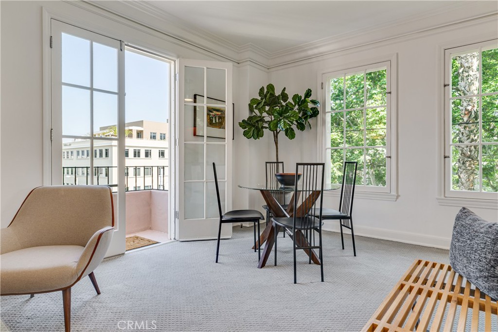 80 N Euclid Avenue 401