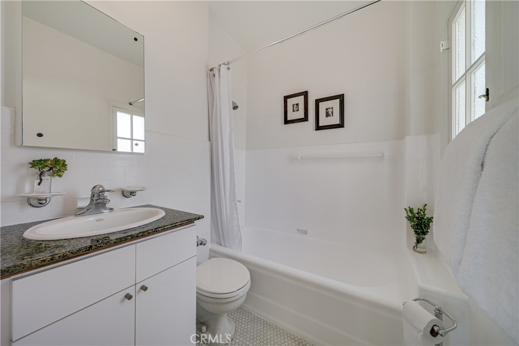 80 N Euclid Avenue 401
