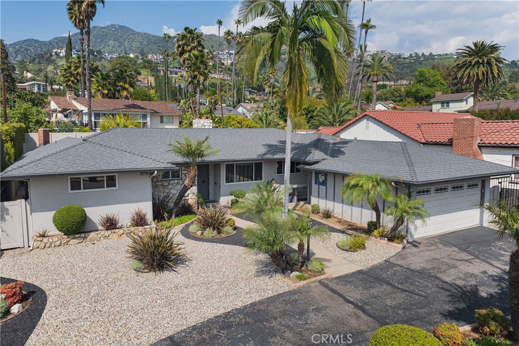 275 W Kenneth Road