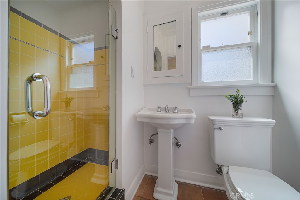 1637 Highland Avenue