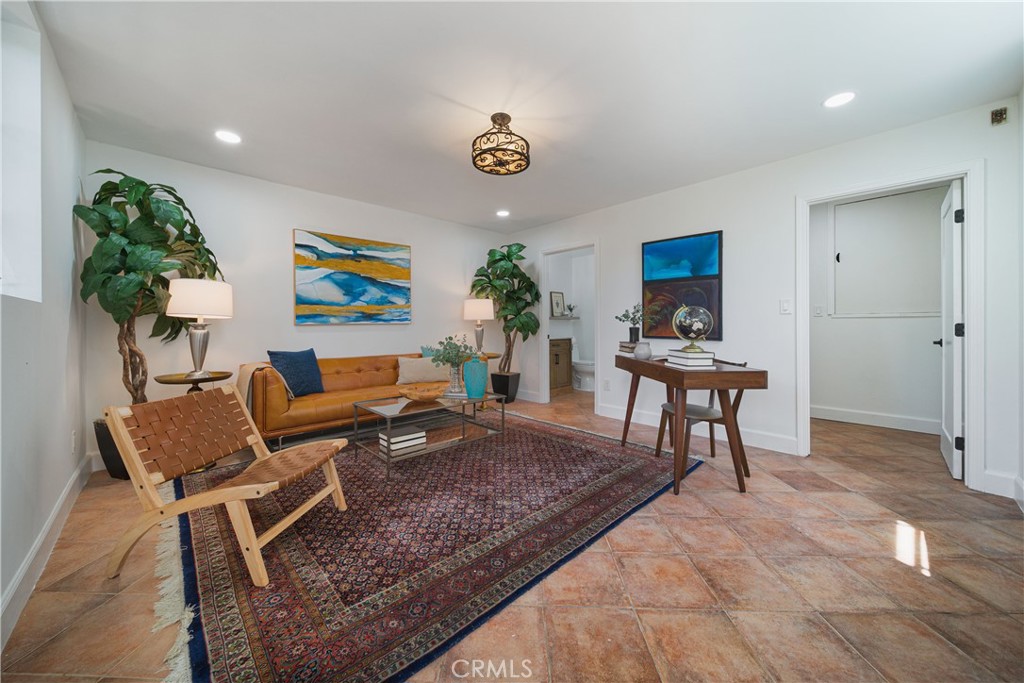 1637 Highland Avenue