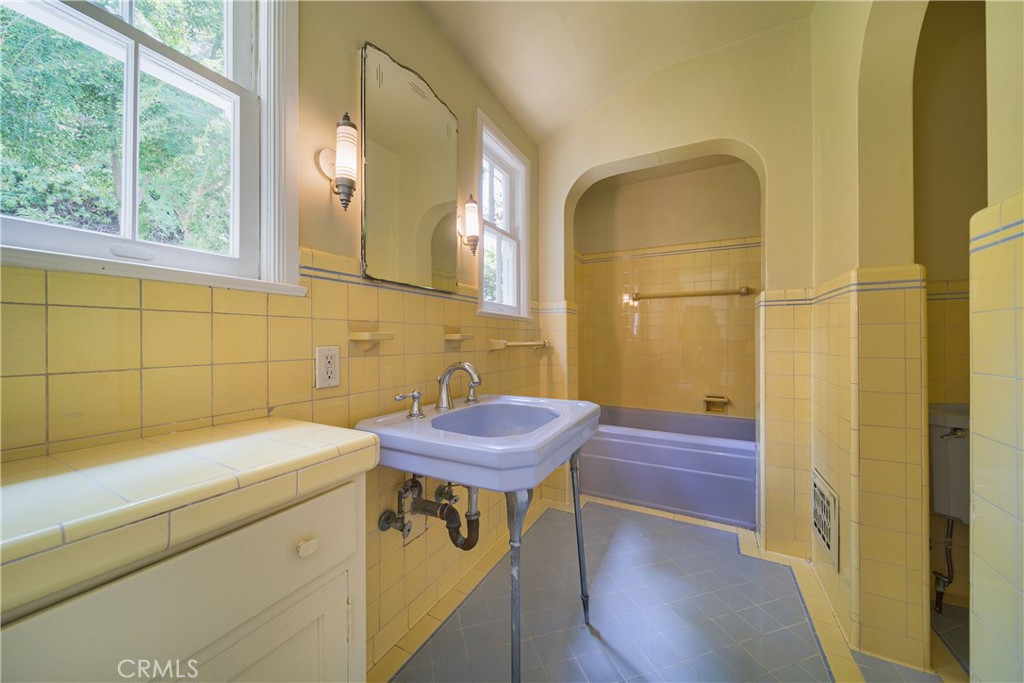 1625 Campbell Street