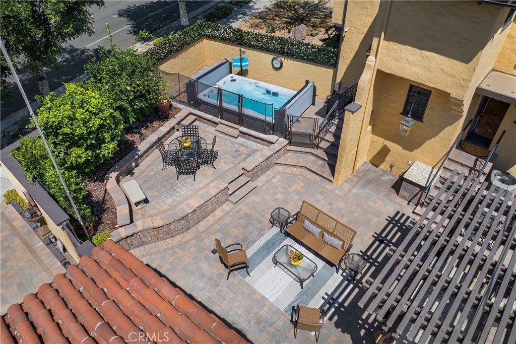516 E Stocker Street