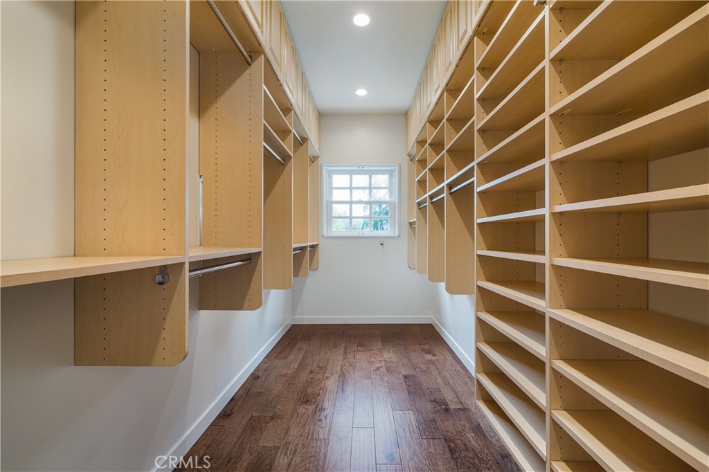 10452 Lindbrook Drive