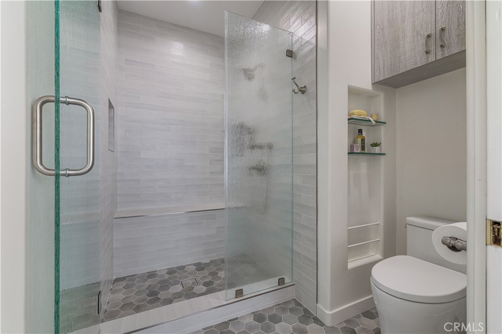 10452 Lindbrook Drive