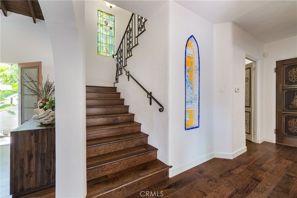 10452 Lindbrook Drive