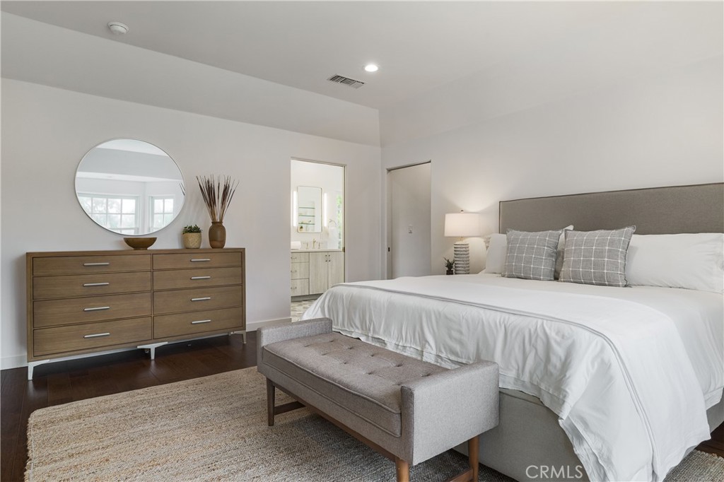 10452 Lindbrook Drive