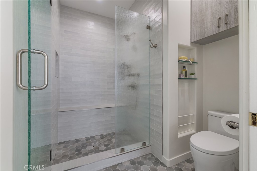 10452 Lindbrook Drive