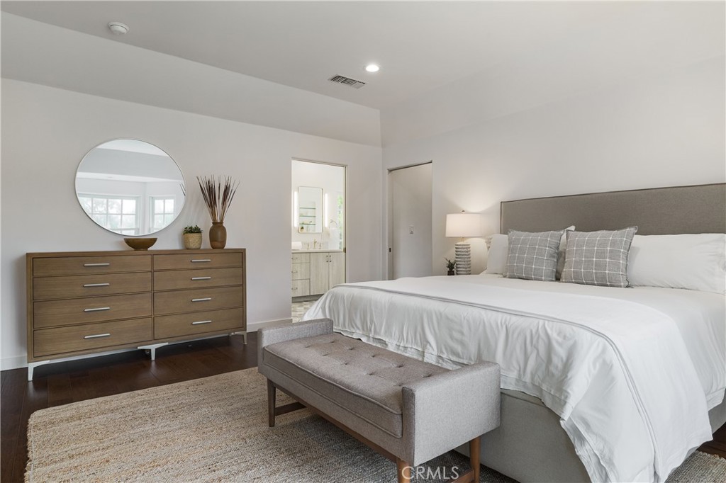 10452 Lindbrook Drive