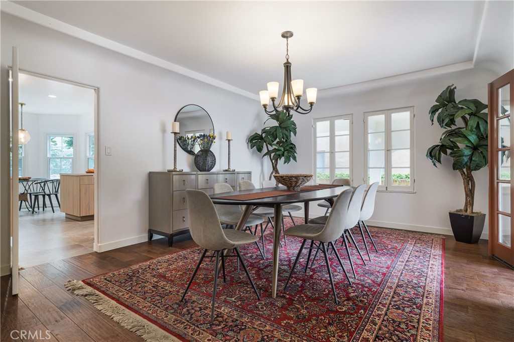 10452 Lindbrook Drive