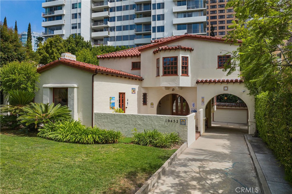 10452 Lindbrook Drive