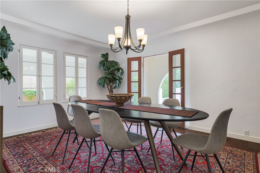 10452 Lindbrook Drive