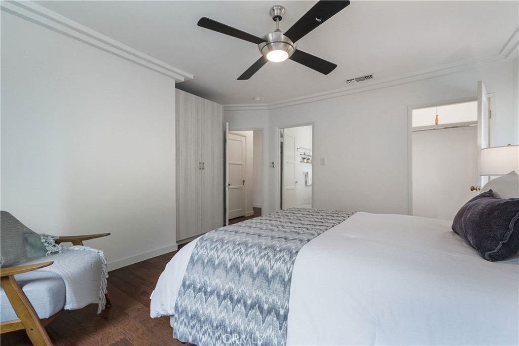 10452 Lindbrook Drive