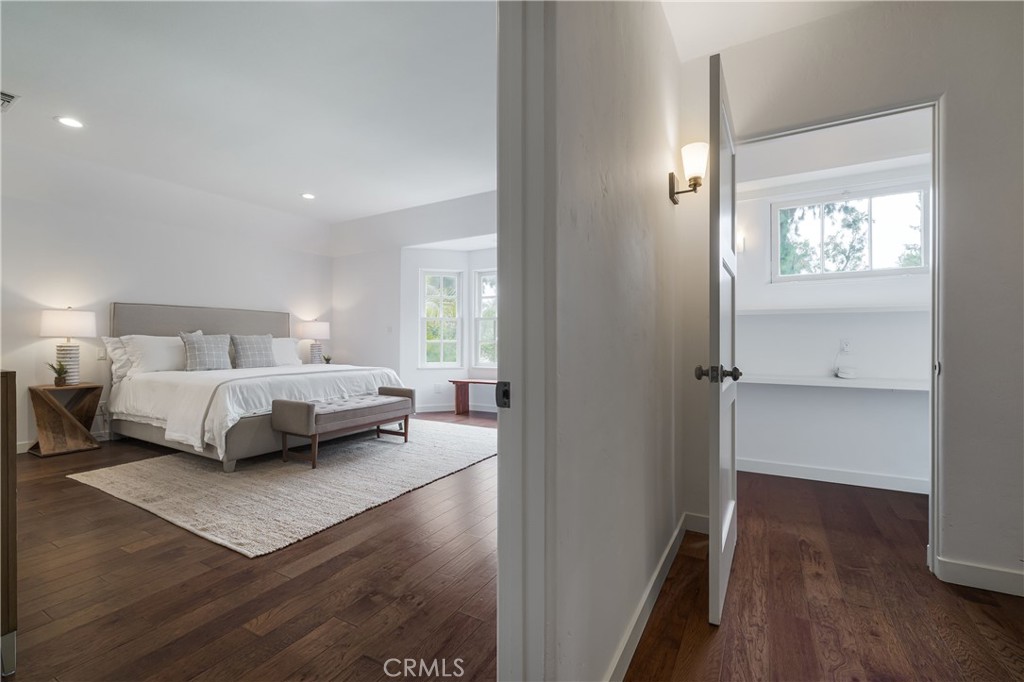 10452 Lindbrook Drive