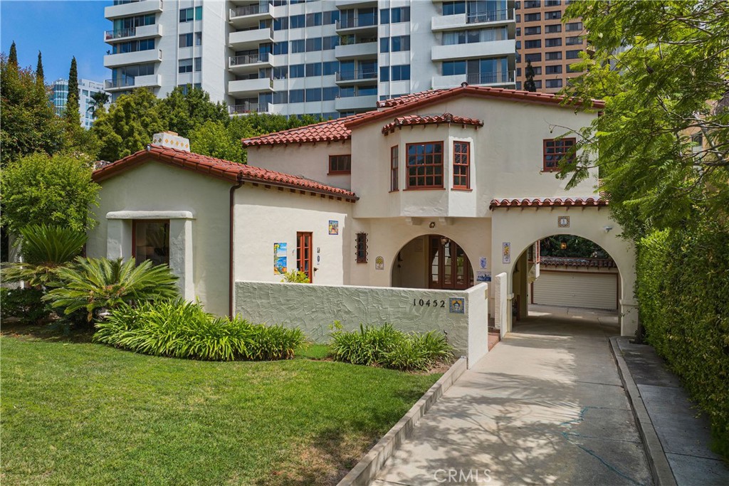 10452 Lindbrook Drive