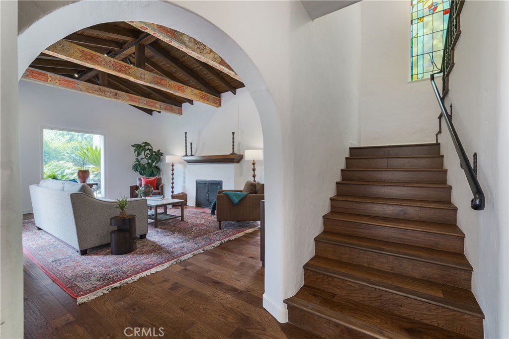 10452 Lindbrook Drive