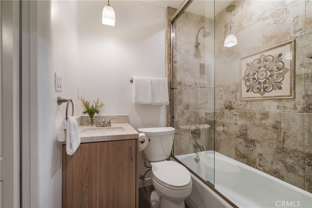 10452 Lindbrook Drive