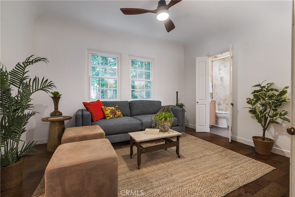 10452 Lindbrook Drive