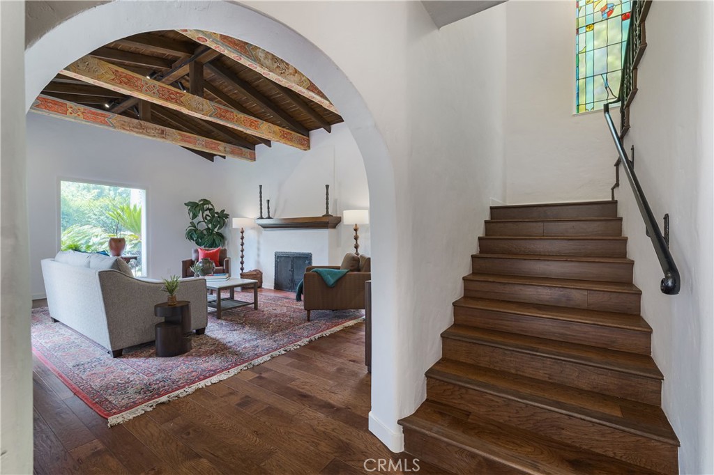 10452 Lindbrook Drive