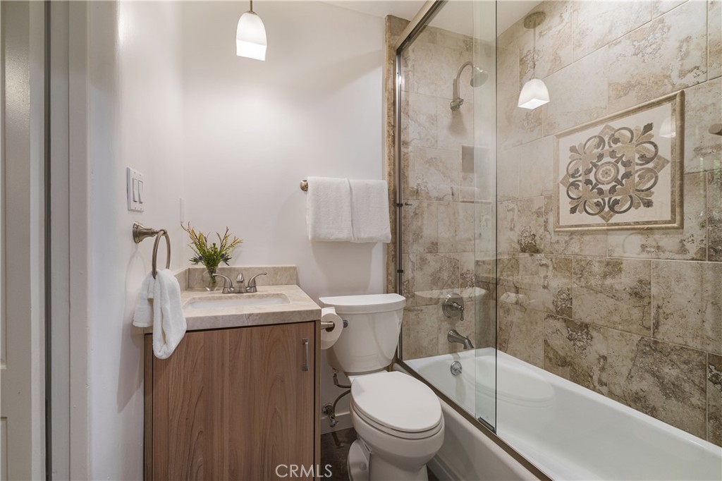 10452 Lindbrook Drive