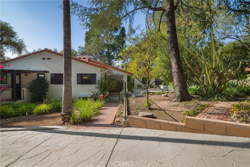 4805 Alta Canyada