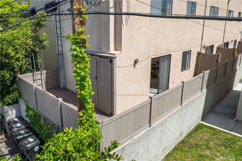 1137 N Maryland Avenue 5