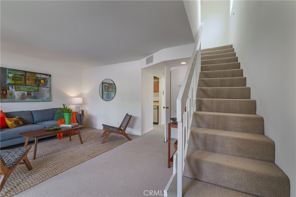 1137 N Maryland Avenue 5