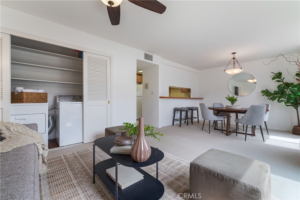 1137 N Maryland Avenue 5