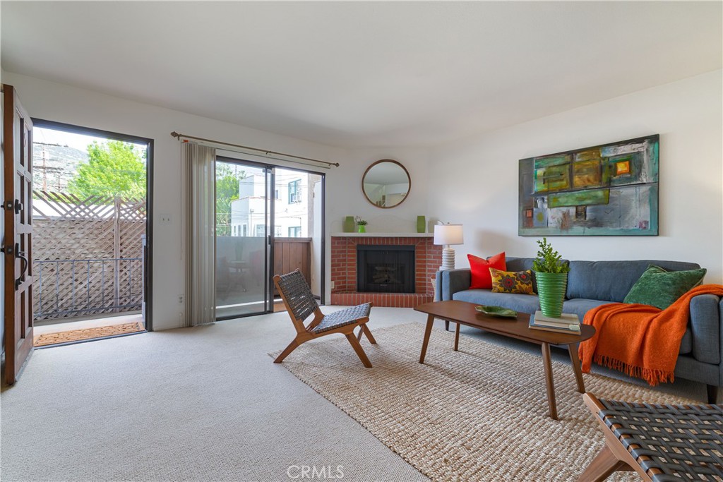 1137 N Maryland Avenue 5