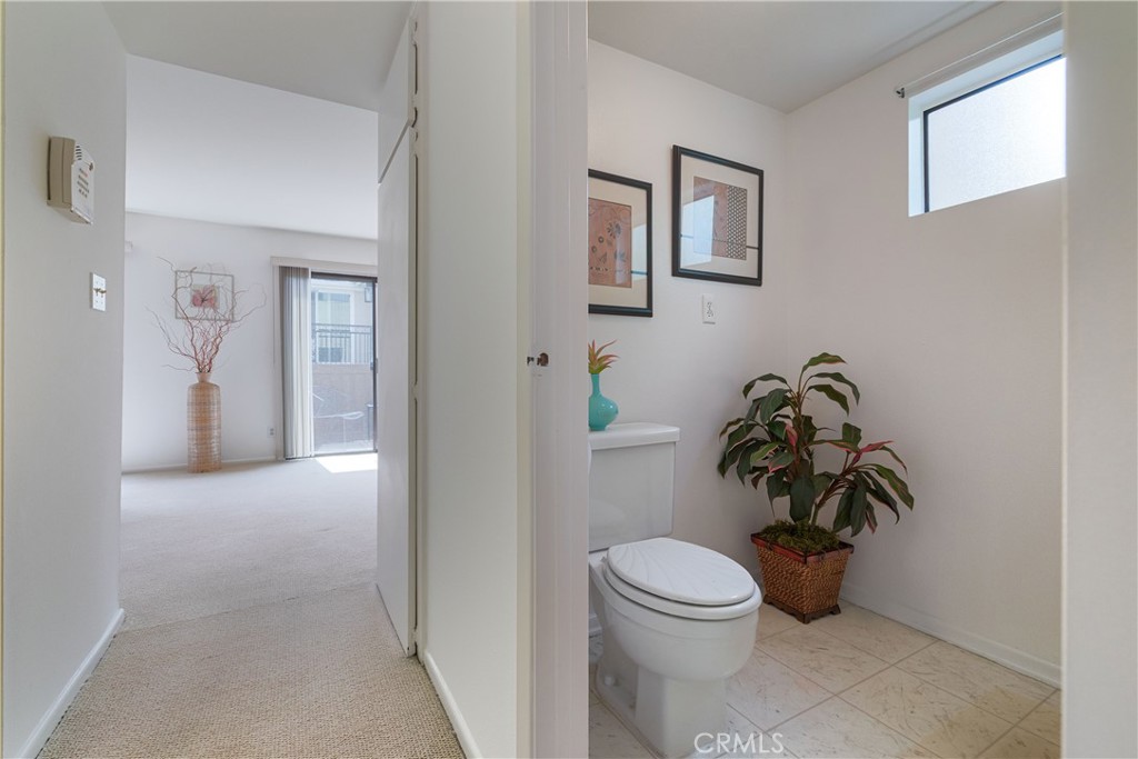 1137 N Maryland Avenue 5