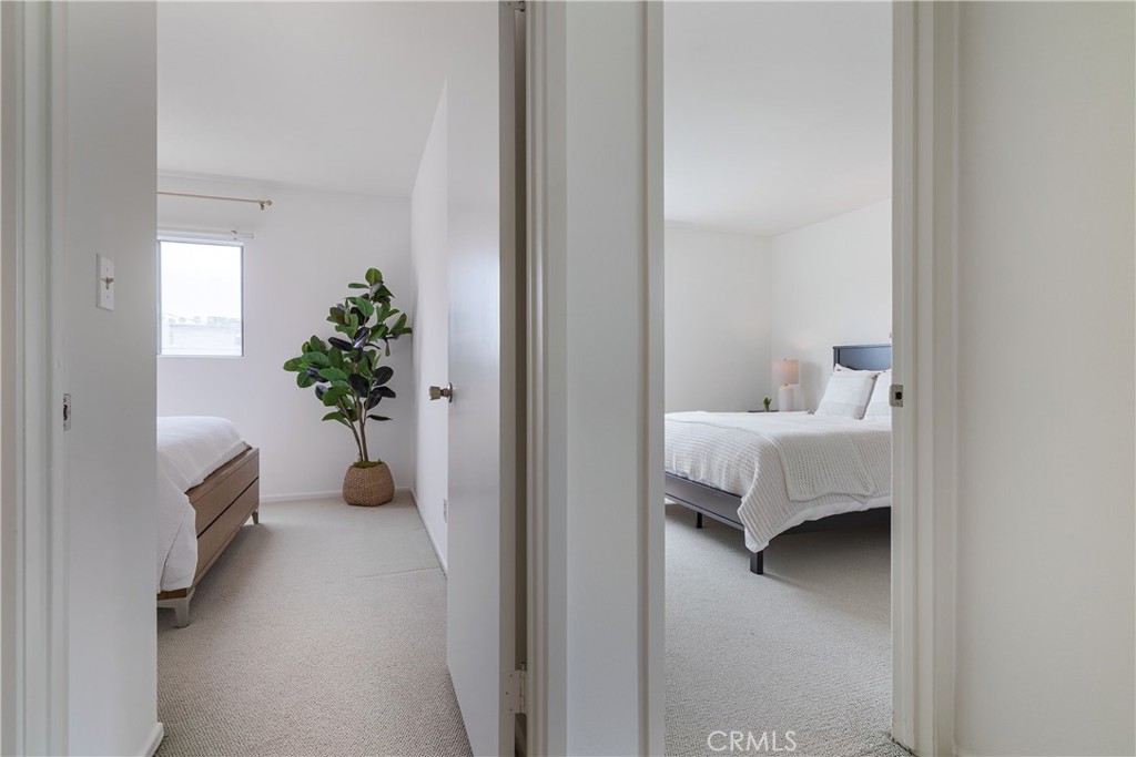 1137 N Maryland Avenue 5