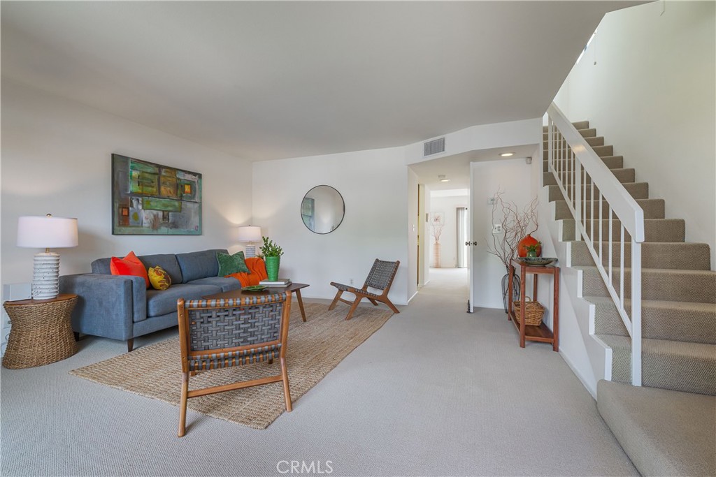 1137 N Maryland Avenue 5