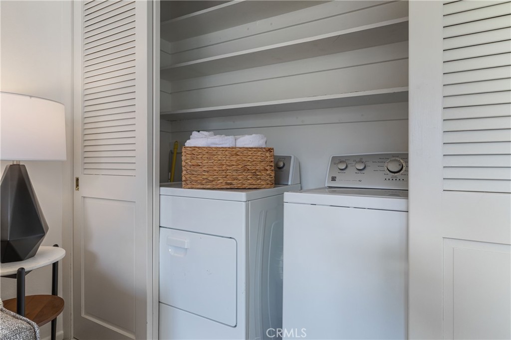 1137 N Maryland Avenue 5