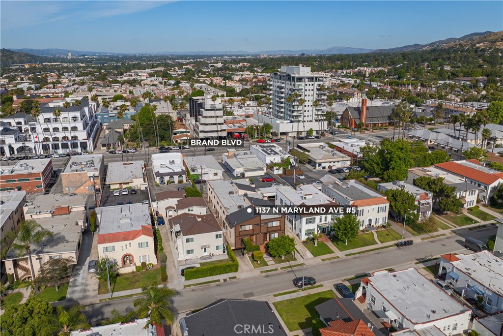 1137 N Maryland Avenue 5