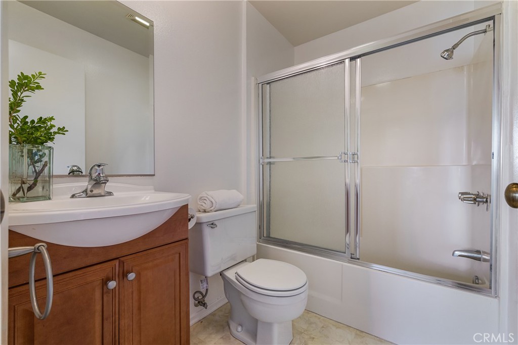 1137 N Maryland Avenue 5