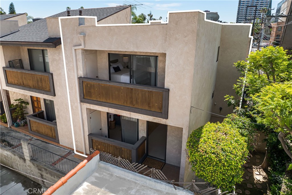 1137 N Maryland Avenue 5