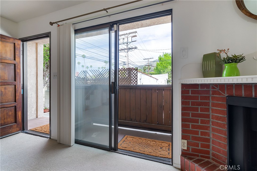 1137 N Maryland Avenue 5